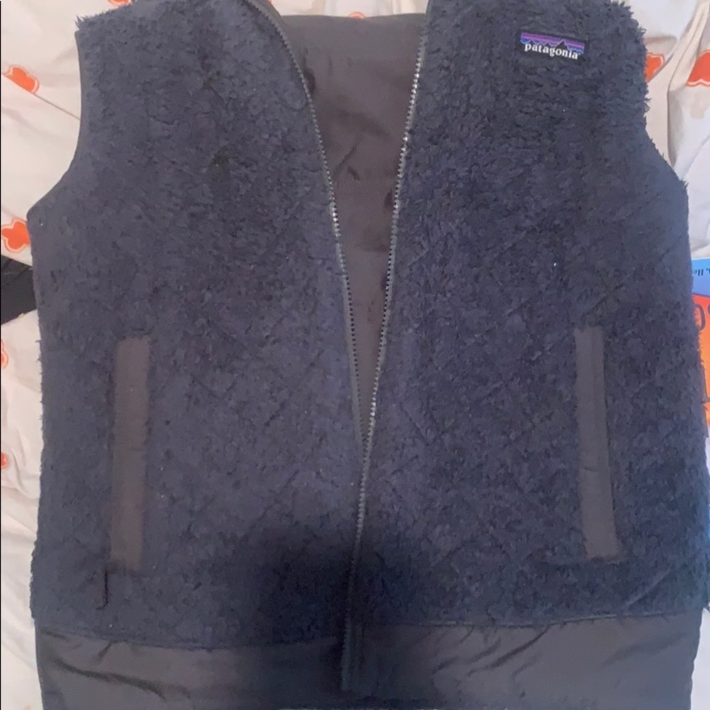 Reversible Patagonia vest with hood